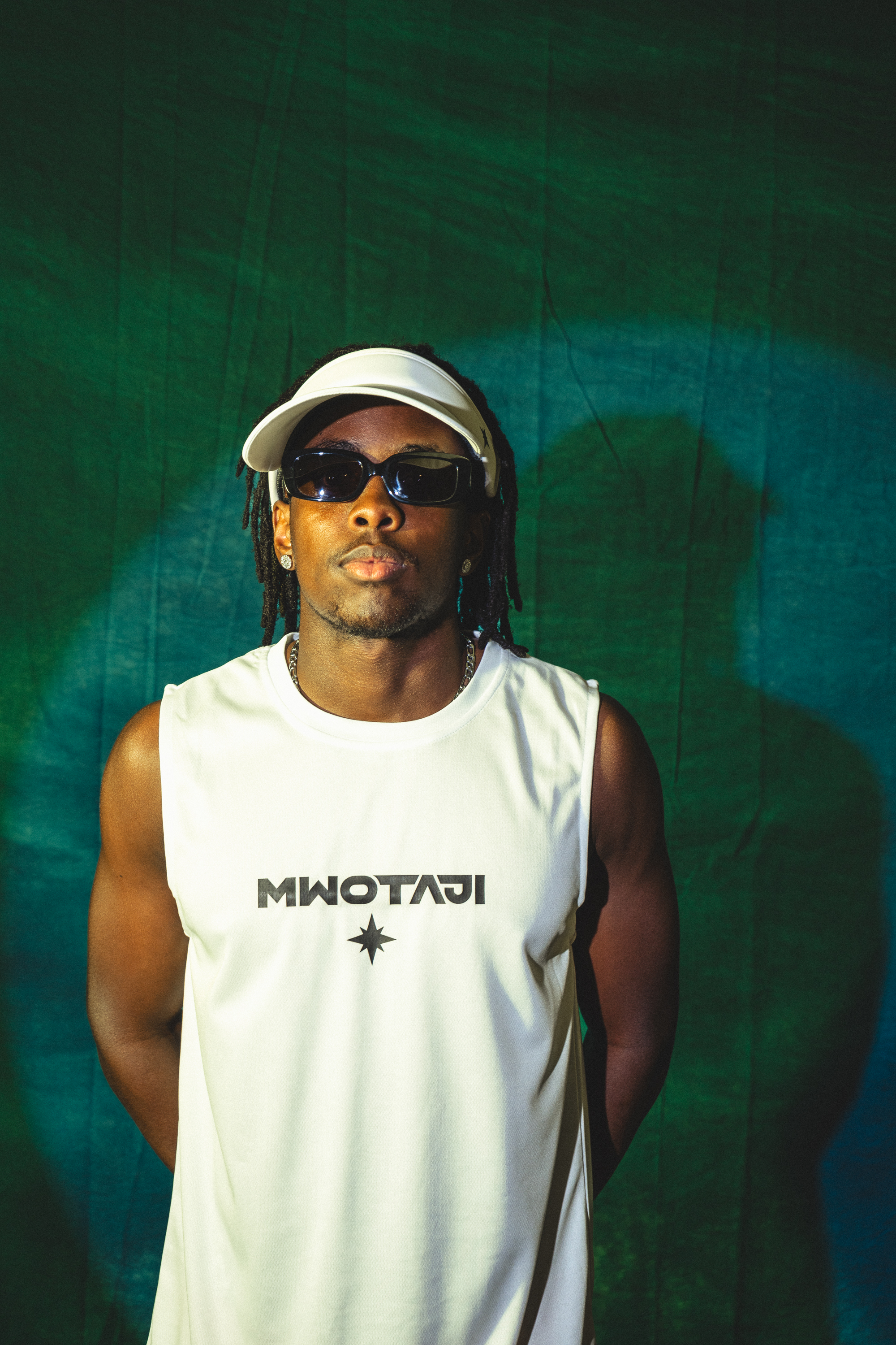 Mwotaji Sports Vest - White view 3